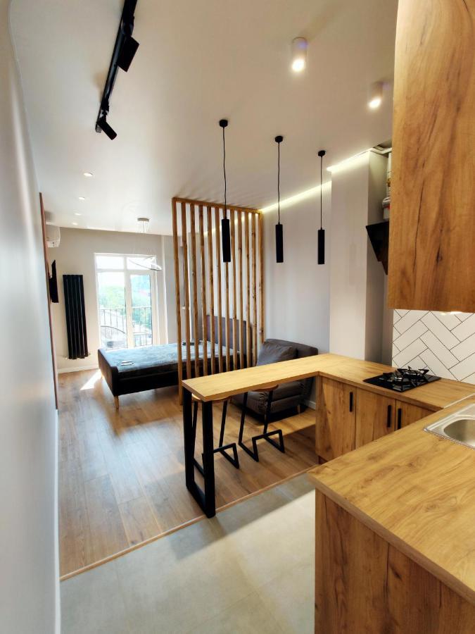 Wood Apartment Odesa Exterior photo